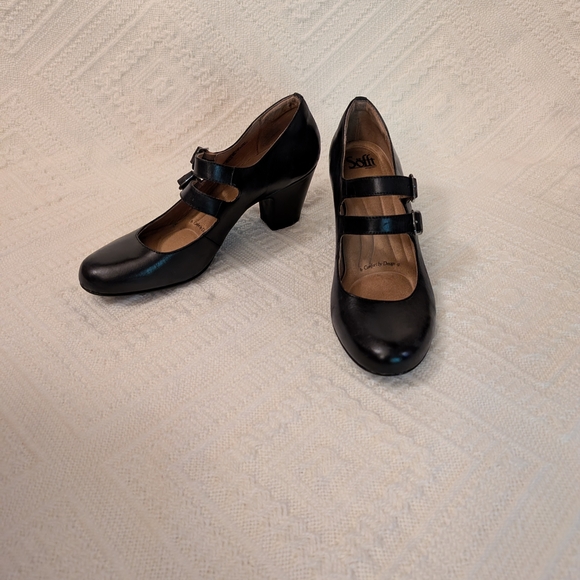 Sofft Women's Black Mary Jane Heels - Picture 11 of 12
